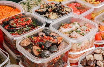 Продукты для праздничного стола можно приобрести на ярмарках выходного дня в Краснодаре